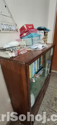 কাঠের ব্যবহৃত শোকেস